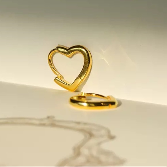 NEW 925 STERLING SILVER HOOP EARRINGS, NICE EARRINGS, CUTE EARRINGS - Picture 5 of 7